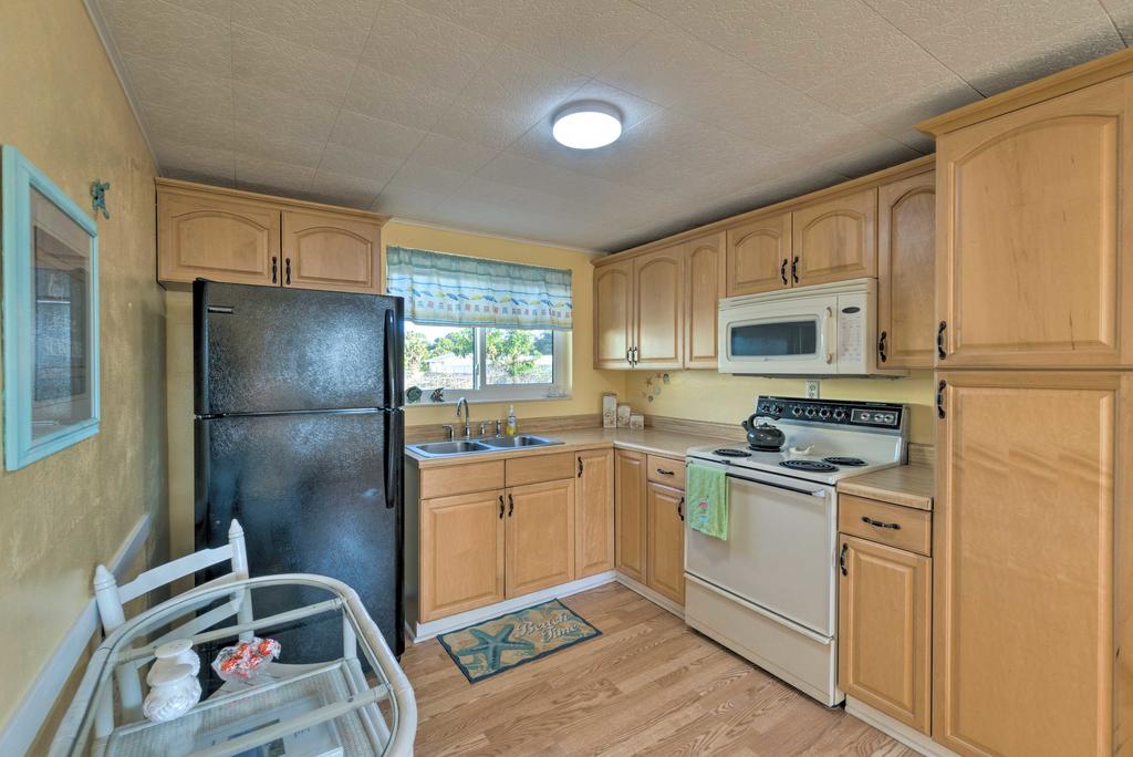 Cozy Coastal Haven 3.5 Mi To Englewood Beach - thumb 1