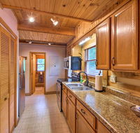 Cozy Fleetwood Cabin Near Hiking and Fishing! - Accommodation Los Angeles