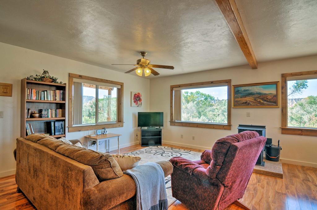 Cozy Henrieville Cabin With Porch Near Bryce Canyon! - thumb 2