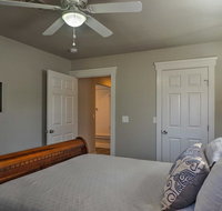 Cozy Home Blocks to Georgetown Square and SU - Accommodation Los Angeles