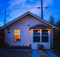 Cozy Muir Cottage - In Town - Pet Friendly - Accommodation Los Angeles