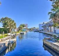 Cozy Riverfront Homosassa Cottage with Boat Slip - Accommodation Los Angeles