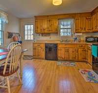 Cozy Yarmouth Home - Walk to Colonial Acres Beach! - Accommodation Los Angeles