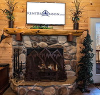 Cross Timber Lodge- 3 bedroom & loft and game tables - Best Views in entire area! Hot Tub and Grill - Accommodation Los Angeles
