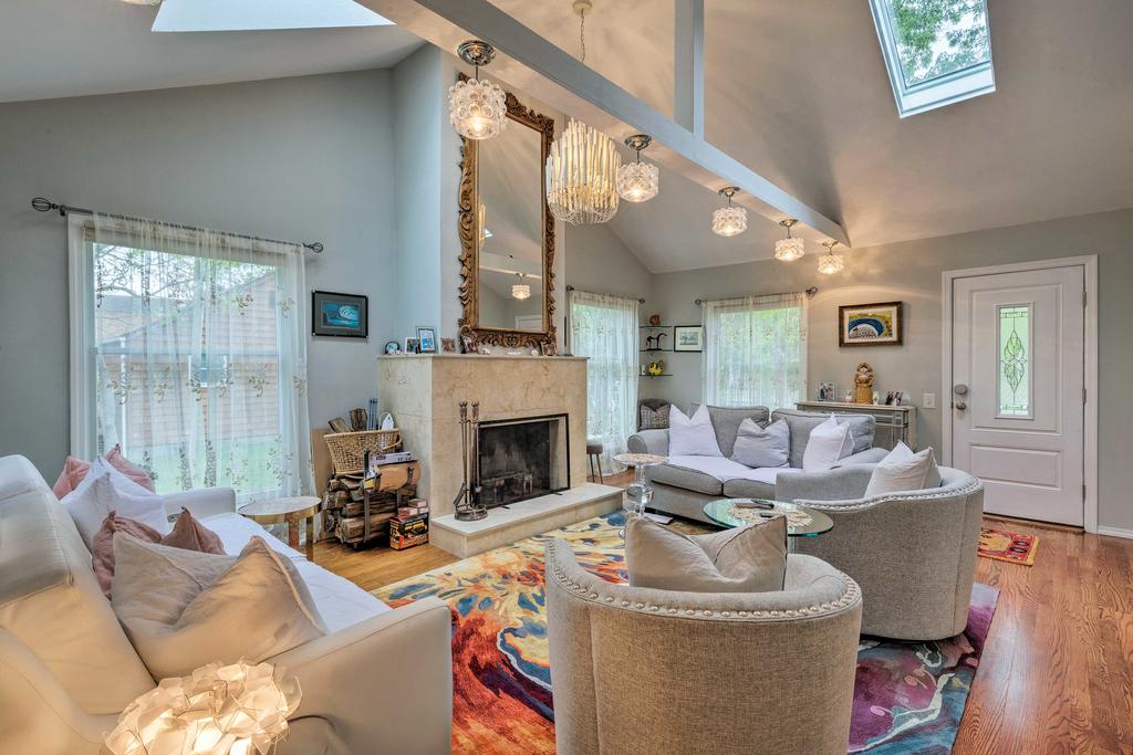 Cute East Hampton Cottage With Patio - Walk To Beach - thumb 2