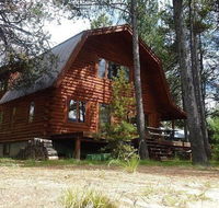 Dawn Lakeside Log Cabin - Private Beach - Dock on Lake Cascade - Pet Friendly - Accommodation Los Angeles