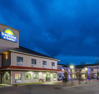 Days Inn  Suites by Wyndham Madisonville - Accommodation Los Angeles