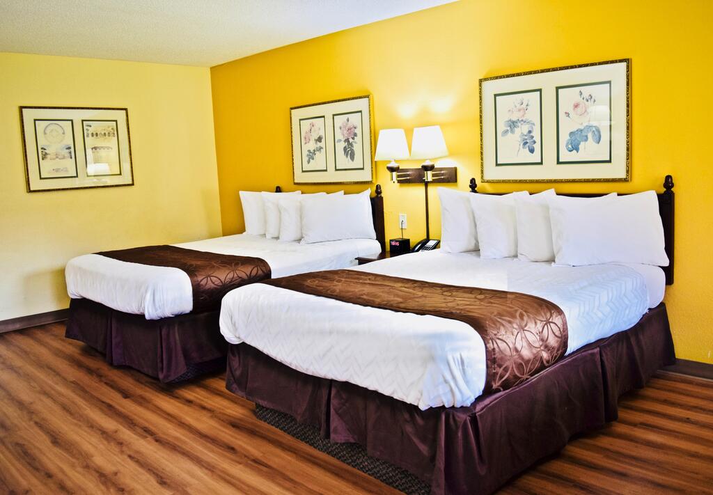 Days Inn By Wyndham Burleson Ft. Worth - thumb 0