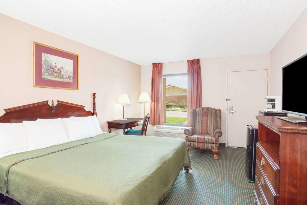 Days Inn By Wyndham Greenville MS - thumb 2