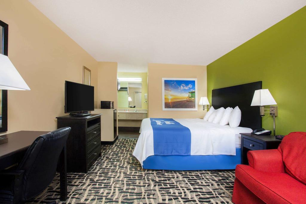 Days Inn By Wyndham Pensacola West - thumb 0