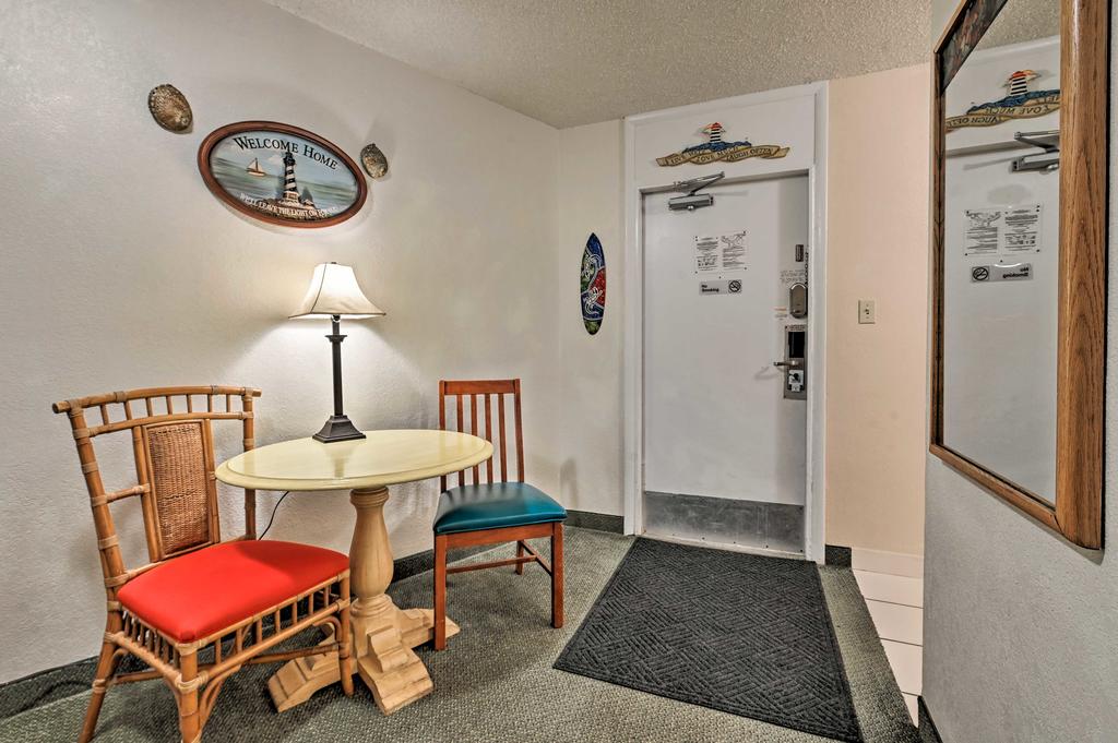 Daytona Beach Shores Condo With Pool Access! - thumb 3