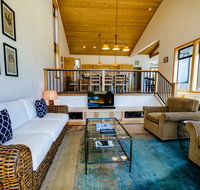 Del Mar Meadow - Accommodation Los Angeles