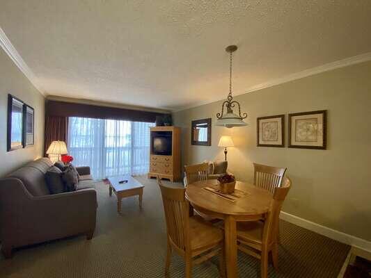 Delightful Lake View Beach Side Condo @ The Shores - thumb 1