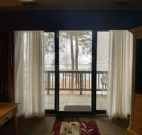 Delightful Lake View Beach Side Condo @ The Shores - Accommodation Los Angeles