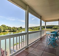 Deluxe Waterford Home with Outdoor Bar--Steps to Cove - Accommodation Los Angeles