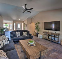 Desert Gem with Pool & BBQ, 5 Mi to Lake Havasu - Accommodation Los Angeles