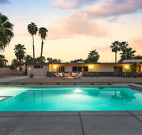 Designer MCM Hideaway w/ Private Pool & Spa home - Accommodation Los Angeles