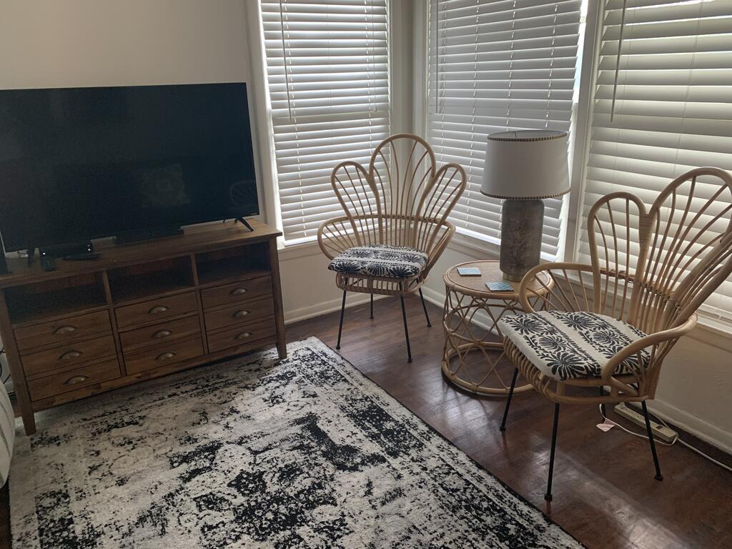 DFWArlington 3 BR Next To ATTSix FlagsAirport - thumb 0