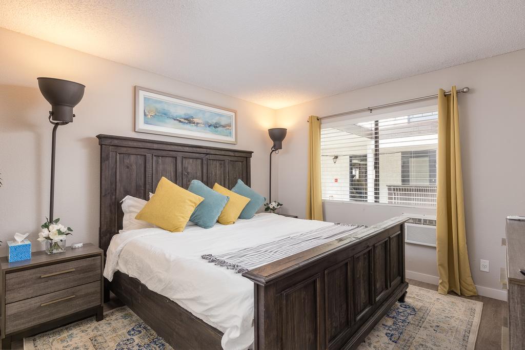 Disney / Pool / King Beds / Knotts / Parking / AC - thumb 1