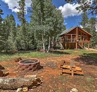 Duck Creek Village Cabin with Deck & Fire Pit! - Accommodation Los Angeles