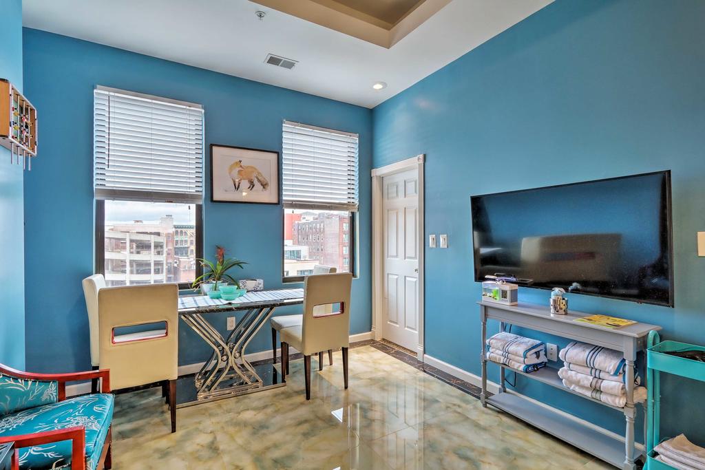 Dwntn Philly Condo Next To Convention Center! - thumb 1
