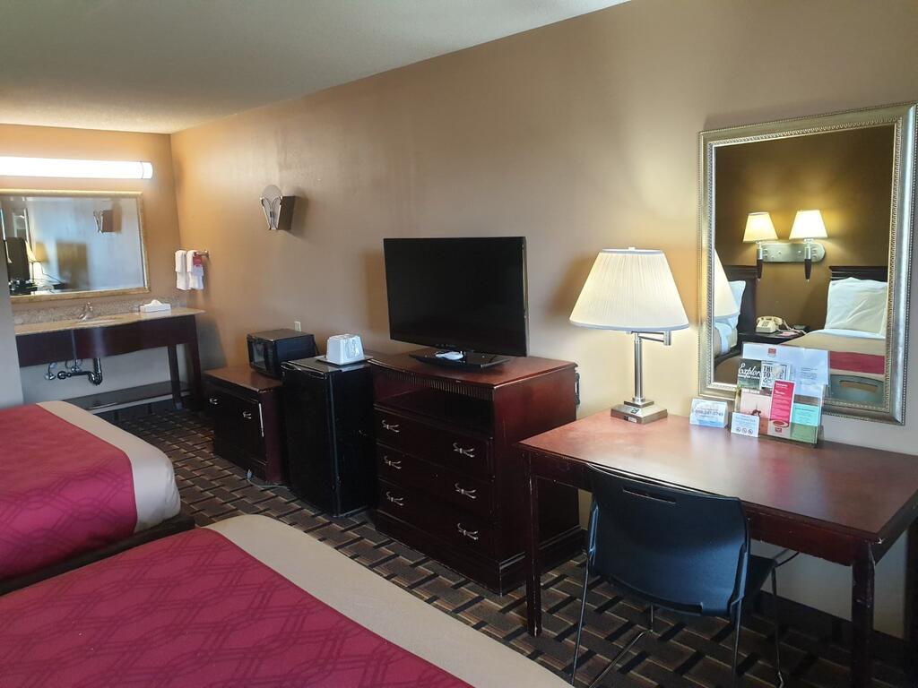 Econo Lodge - thumb 3