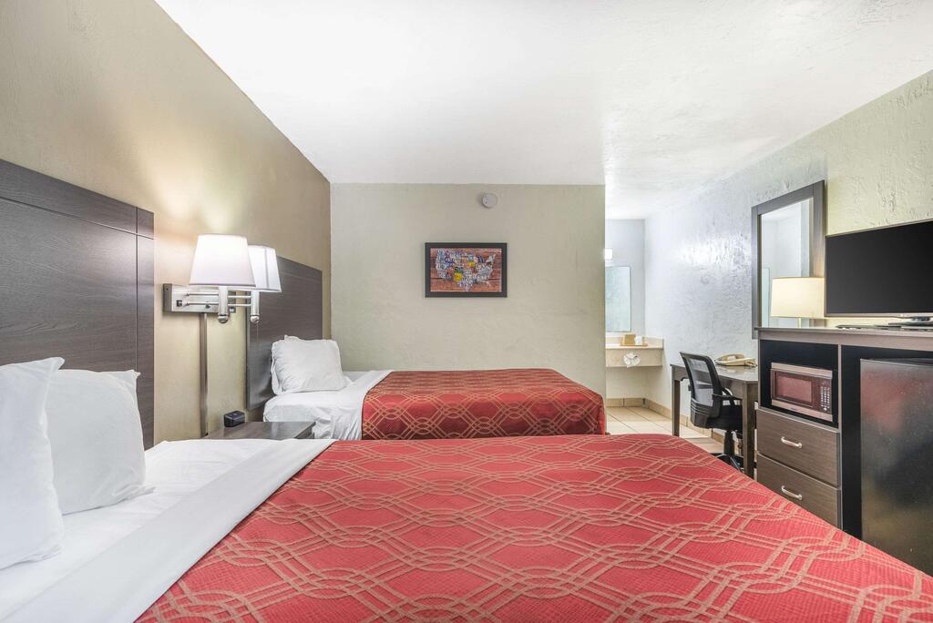 Econo Lodge University - thumb 1