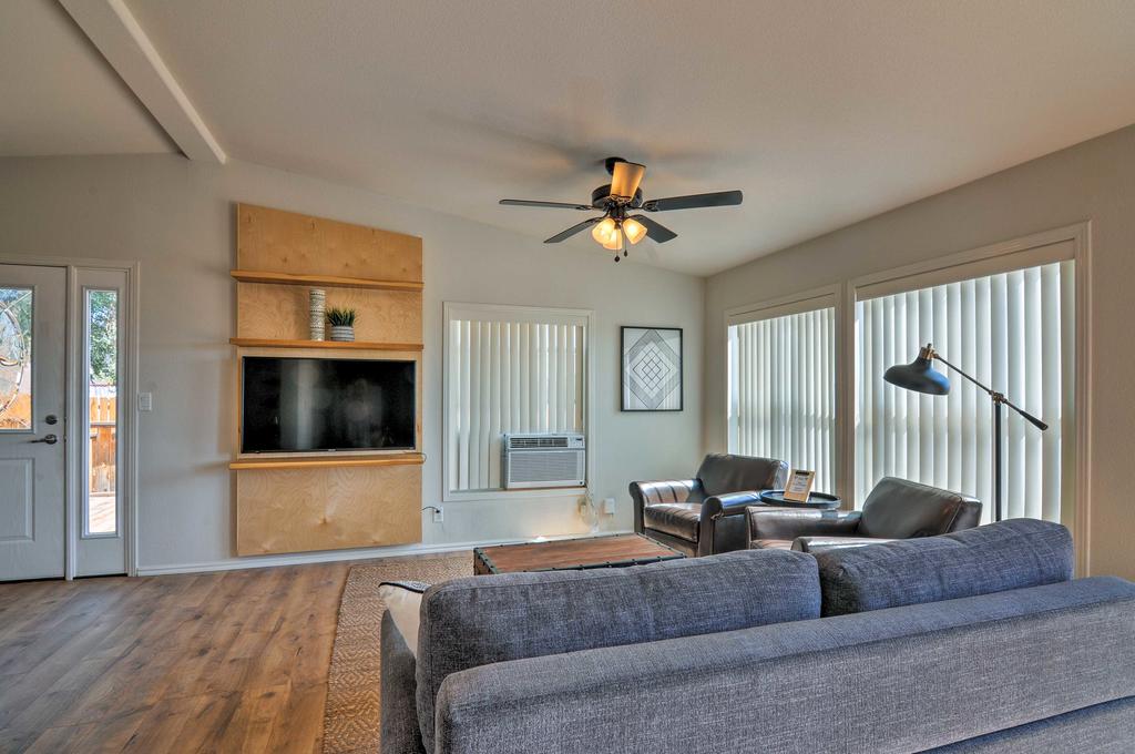 Escalante Home With Hot Tub - Near Nat'l Parks! - thumb 3