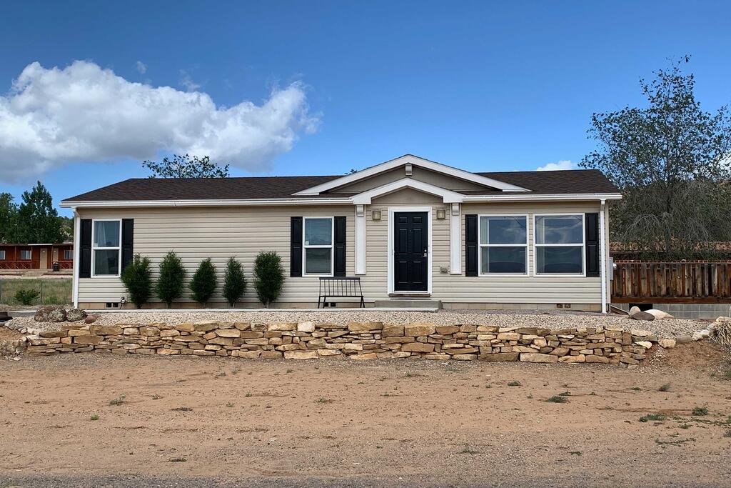 Escalante Home With Hot Tub - Near Nat'l Parks! - thumb 2