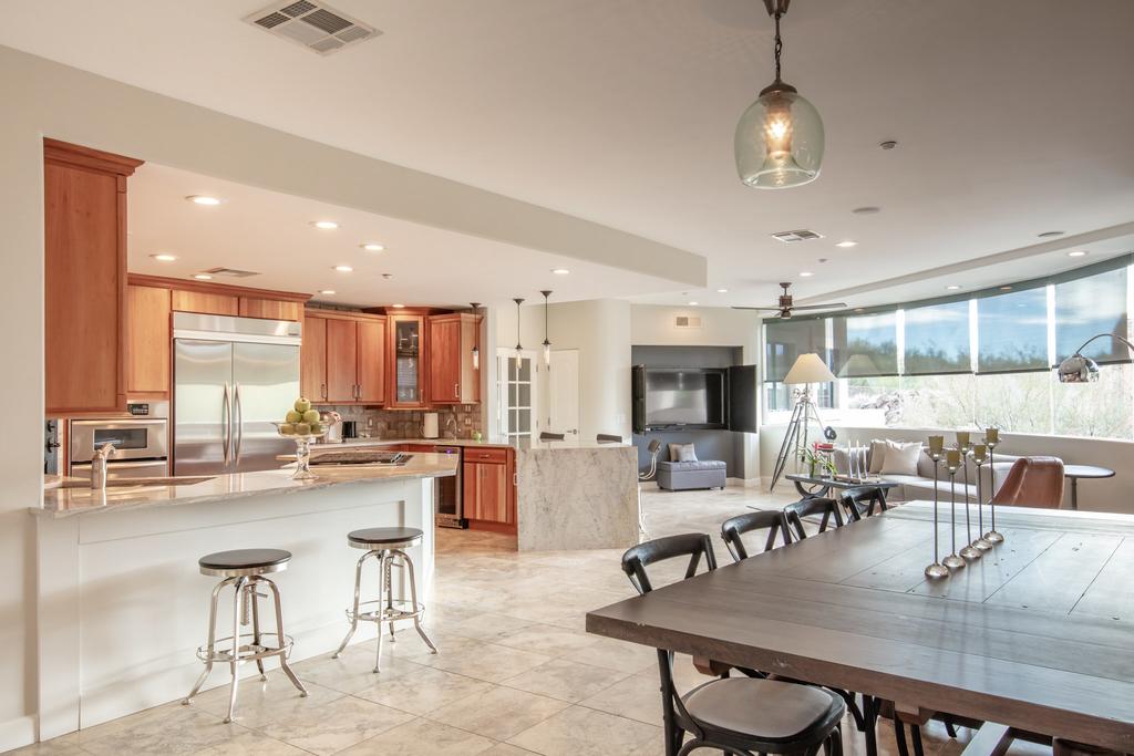 Extravagant Fountain Hills Estate Home - thumb 2