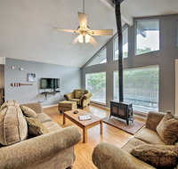 Family Home with Deck & BBQ, 2mi to Lake Travis - Accommodation Los Angeles