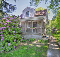 Family House with Balcony Less Than 3 Mi to WV University - Accommodation Los Angeles