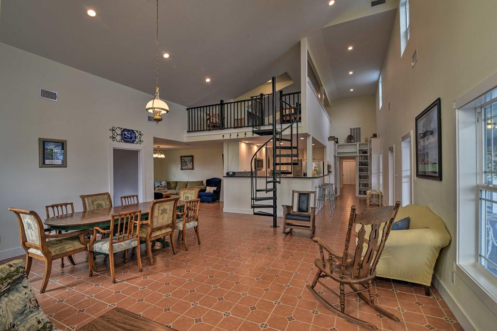 Galveston And Kemah Area Home, Swim&Fish With Family - thumb 1
