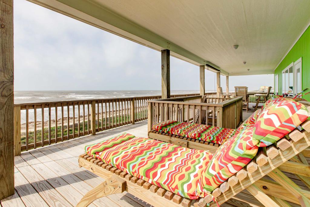 Gilchrist 'EZ Street Beach House' With Gulf-View Deck - thumb 0