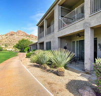Gold Canyon Townhouse on Golf Course with Mtn Views! - Accommodation Los Angeles