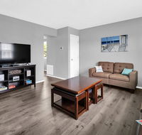 Good Times n Tan Lines - Accommodation Los Angeles