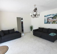 Guest House Leon - Accommodation Los Angeles