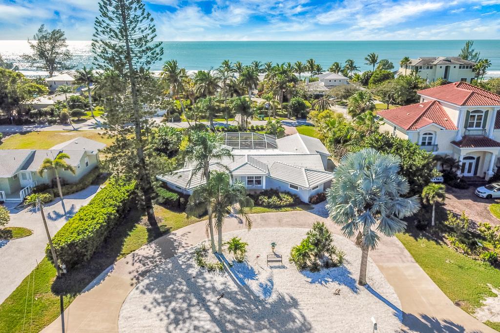 Gulfside Stroll On Longboat Key - thumb 0