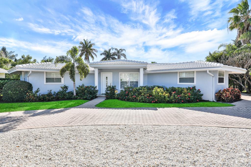 Gulfside Stroll On Longboat Key - thumb 1