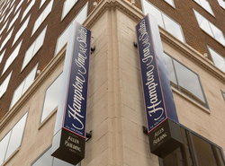 Hampton Inn & Suites Dallas Downtown