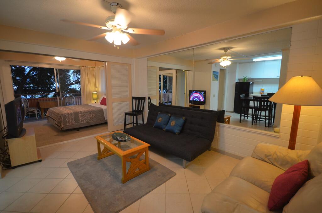 Hawaiian King 501 Studio, Pool And BBQ Grill, Sleeps 4 - thumb 0