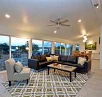 Hill Country Lake Home - Accommodation Los Angeles