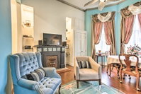 Historic Apt with Courtyard off St Charles Ave Accommodation Los Angeles