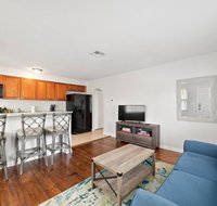 Historic Beach Escape - Entire Apartment B - Accommodation Los Angeles