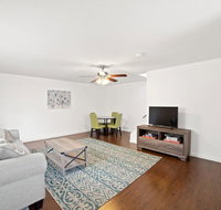 Historic Beach Escape - Entire Apartment D - Accommodation Los Angeles