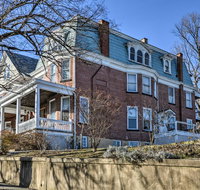 Historic Cumberland Home with Deck  Valley View - Accommodation Los Angeles