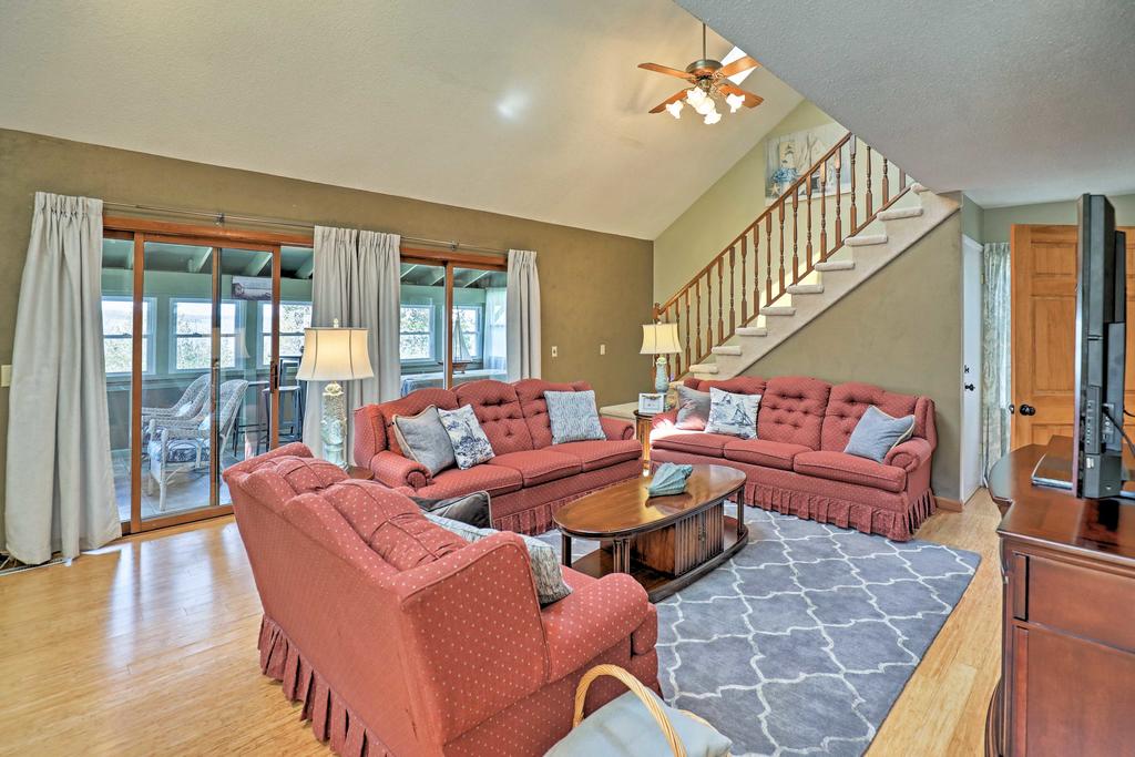 Home Near Owasco Lake With Grill, Fire Pit And 3 Kayaks! - thumb 1