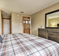 Home with Game Room, 3 Min to Camelback Mtn Resort! - Accommodation Los Angeles