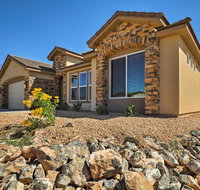 Home with Paddle Board 30 Mins to Zion National Park - Accommodation Los Angeles