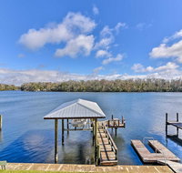 Homosassa Home with Private River Dock  Boat Ramp - Accommodation Los Angeles